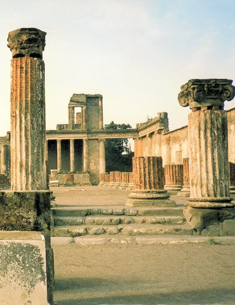 N&aacute;poles y Pompeya